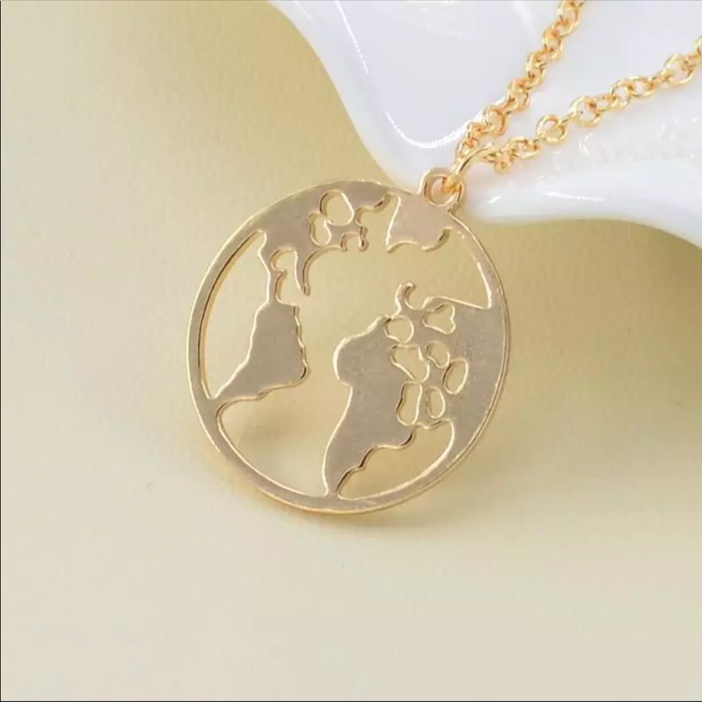World Map Necklace ( last one ) - Picture 2 of 2
